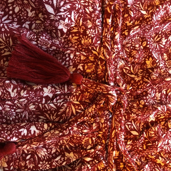 American Eagle red floral romper - Picture 2 of 4